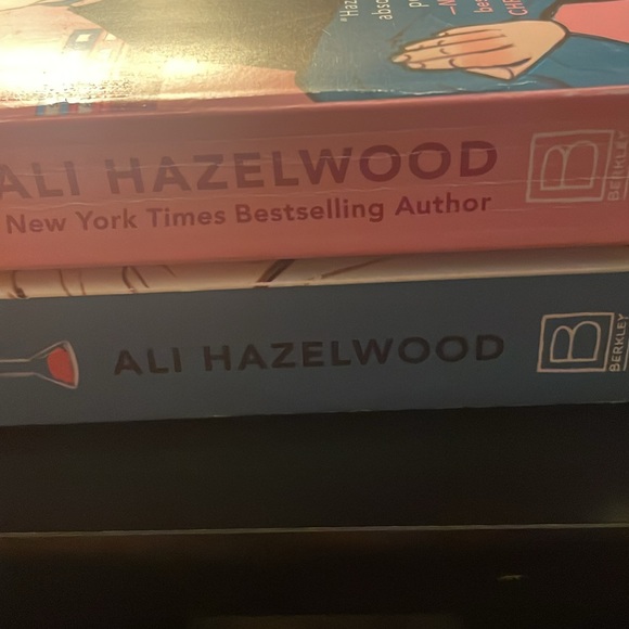 Love on the brain & the love hypothesis.                 AUTHOR: Ali Hazelwood - Picture 2 of 4